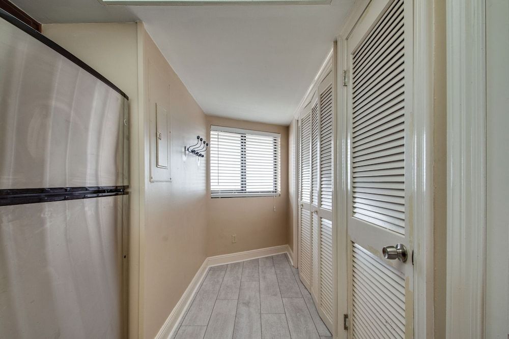 Condo, 2 Bedrooms