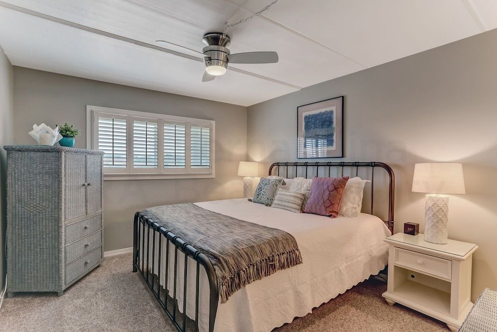 Condo, 2 Bedrooms