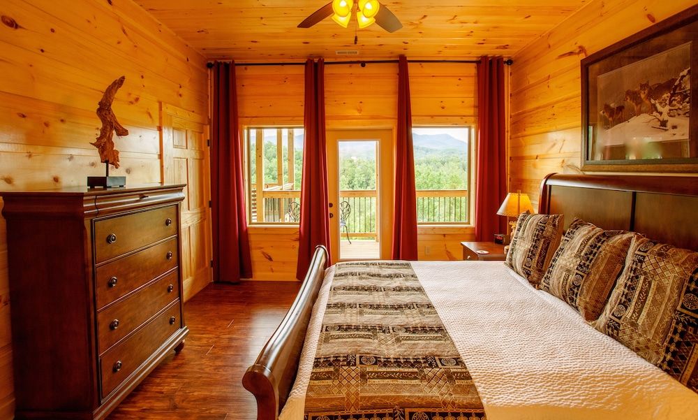 Cabin, Multiple Bedrooms