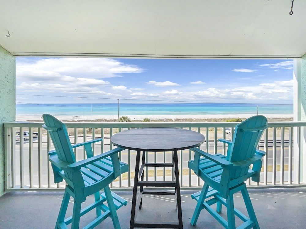 Condo, 2 Bedrooms