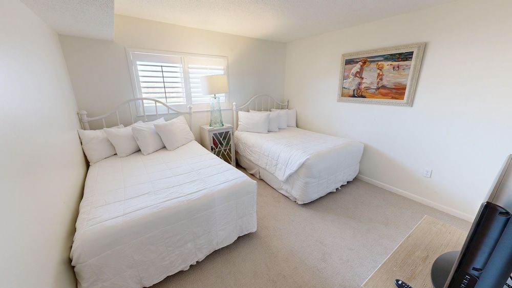 Condo, 2 Bedrooms
