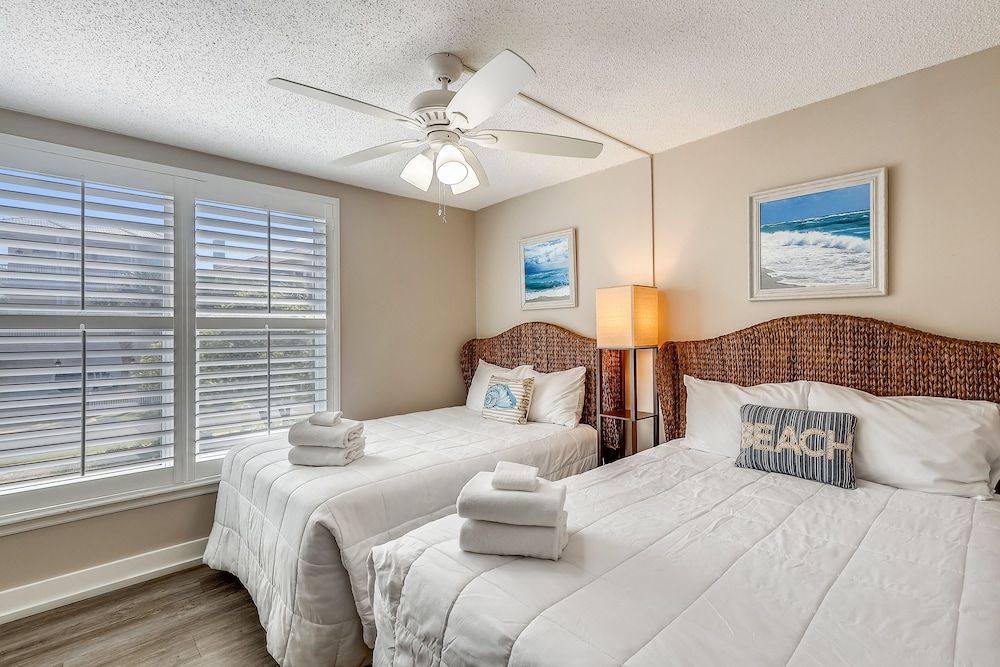 Condo, 2 Bedrooms