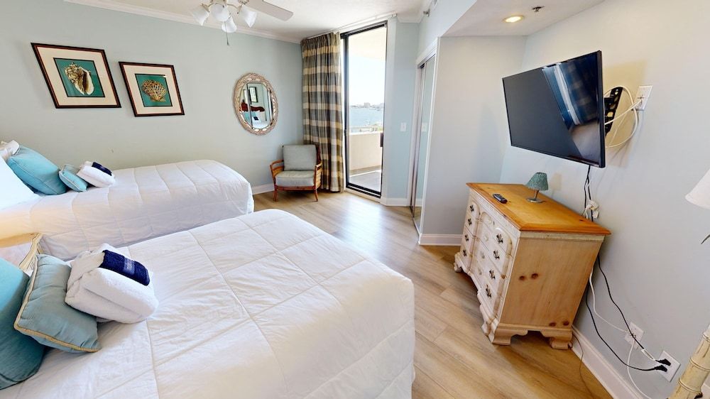 Condo, 3 Bedrooms