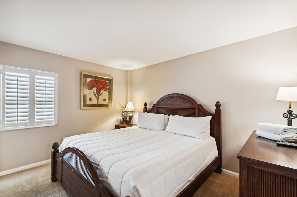 Condo, 2 Bedrooms