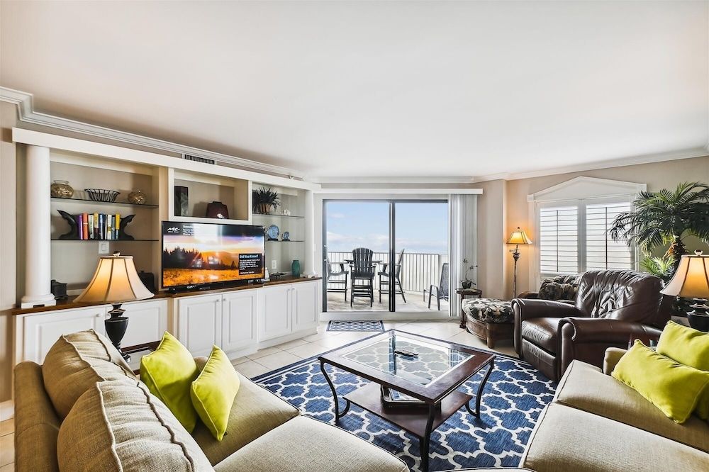 Condo, 2 Bedrooms