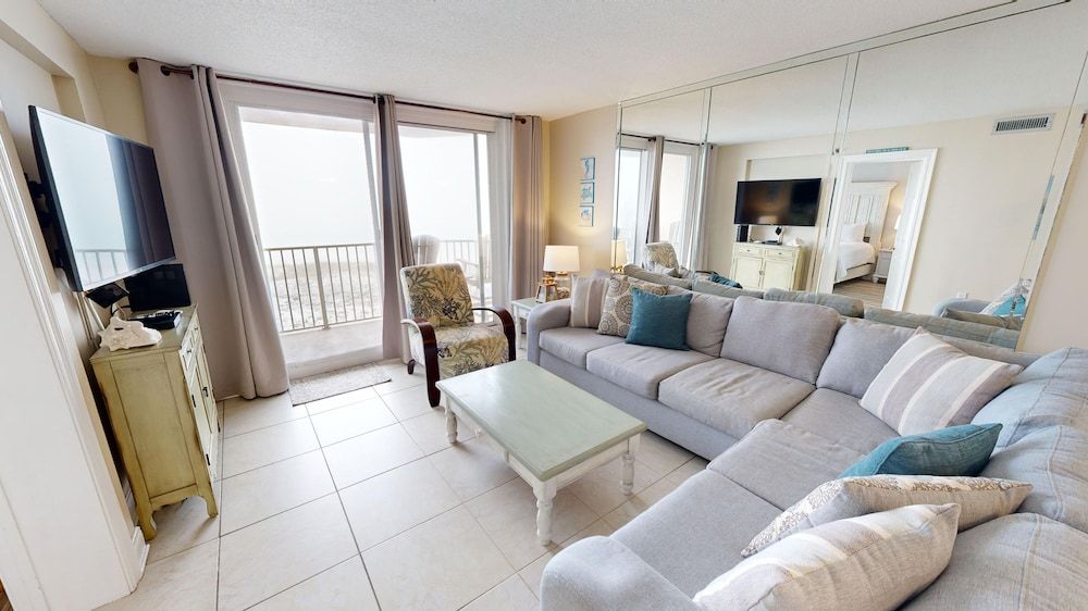 Condo, 2 Bedrooms