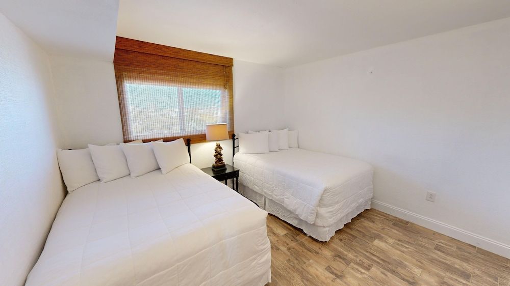 Condo, 2 Bedrooms