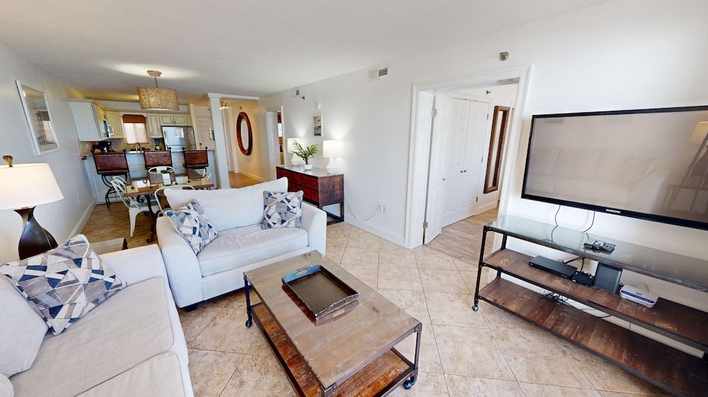 Condo, 2 Bedrooms