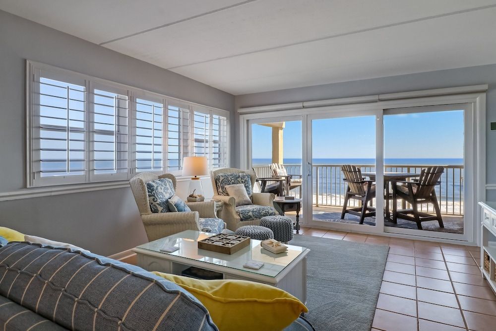 Condo, 2 Bedrooms
