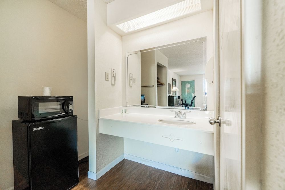 Executive Inn Port Lavaca by OYO Room, 2 Queen Beds, Non Smoking 13