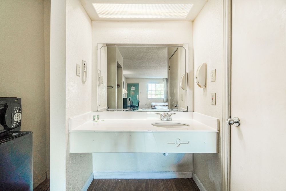 Executive Inn Port Lavaca by OYO Room, 2 Queen Beds, Non Smoking 10