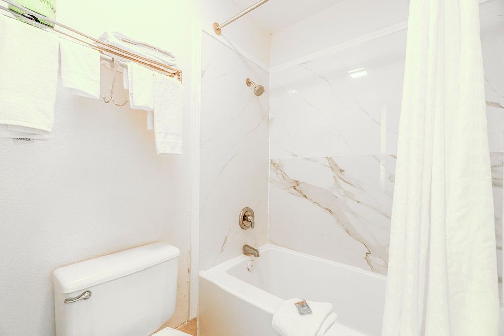 Executive Inn Port Lavaca by OYO Room, 1 King Bed, Non Smoking, Kitchenette 16