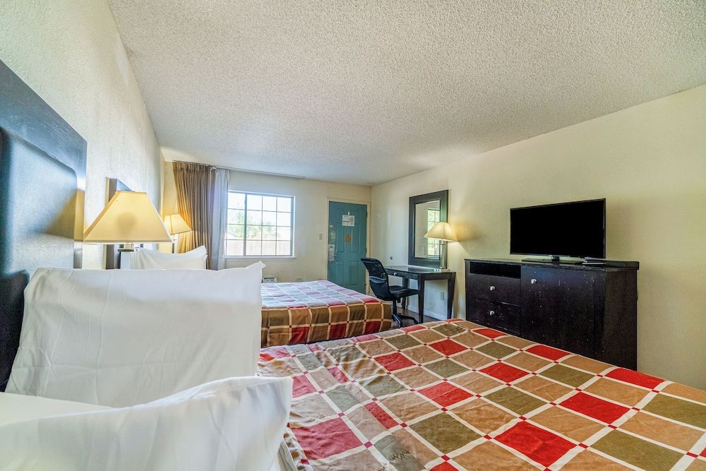 Executive Inn Port Lavaca by OYO Room, 2 Queen Beds, Non Smoking 5