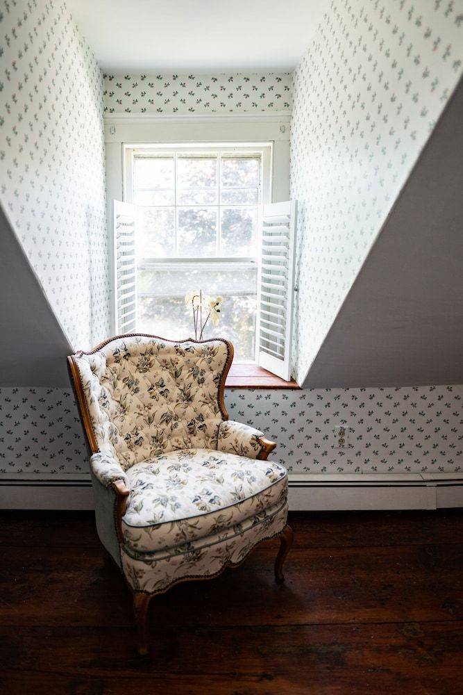 Traditional Room, 1 Queen Bed, Fireplace, Garden View