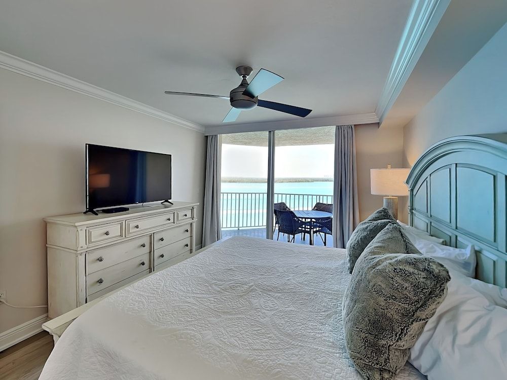 Condo (1 Bedroom)