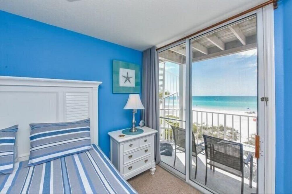 Condo, 2 Bedrooms