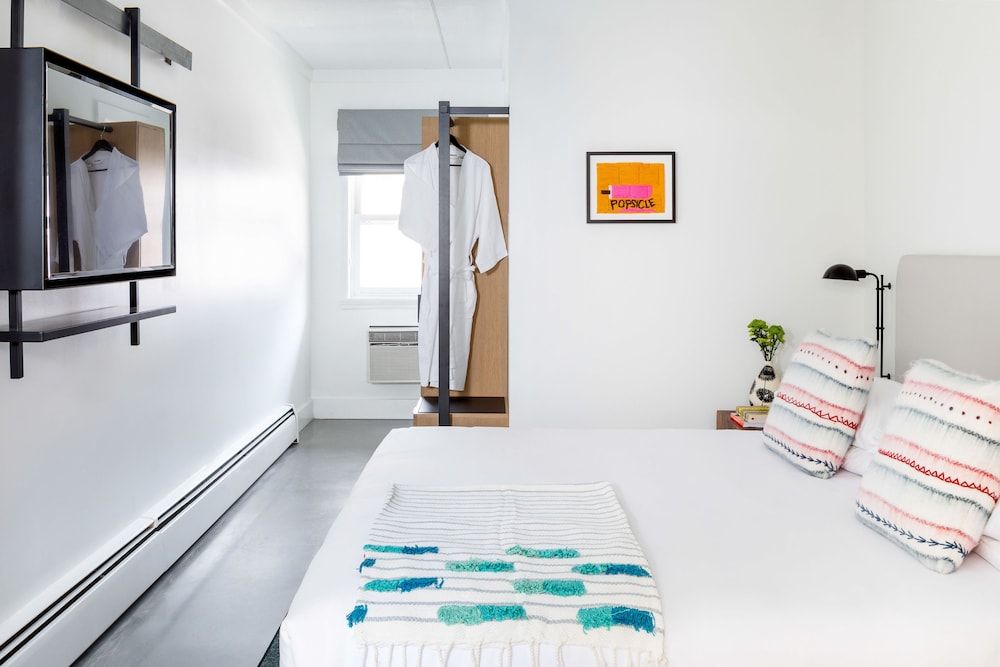 Bluebird Spa City Motor Lodge Petite King 2