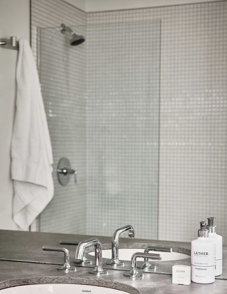 Bluebird Spa City Motor Lodge King 3