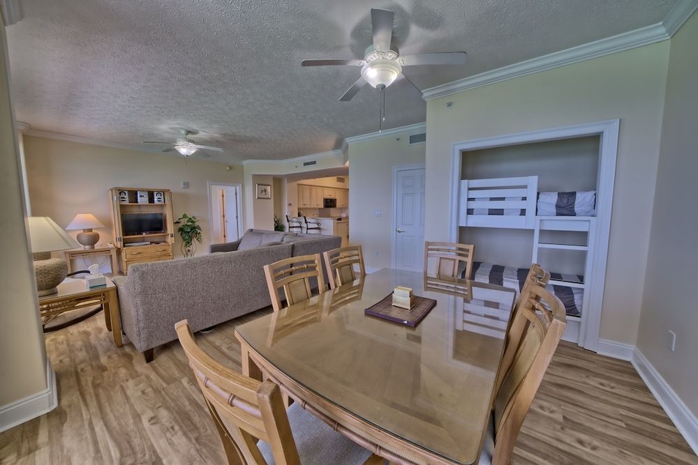 Condo, 2 Bedrooms