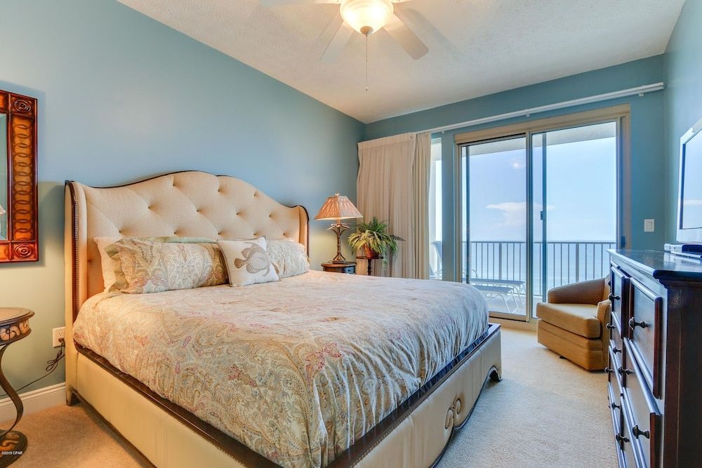 Condo, 2 Bedrooms