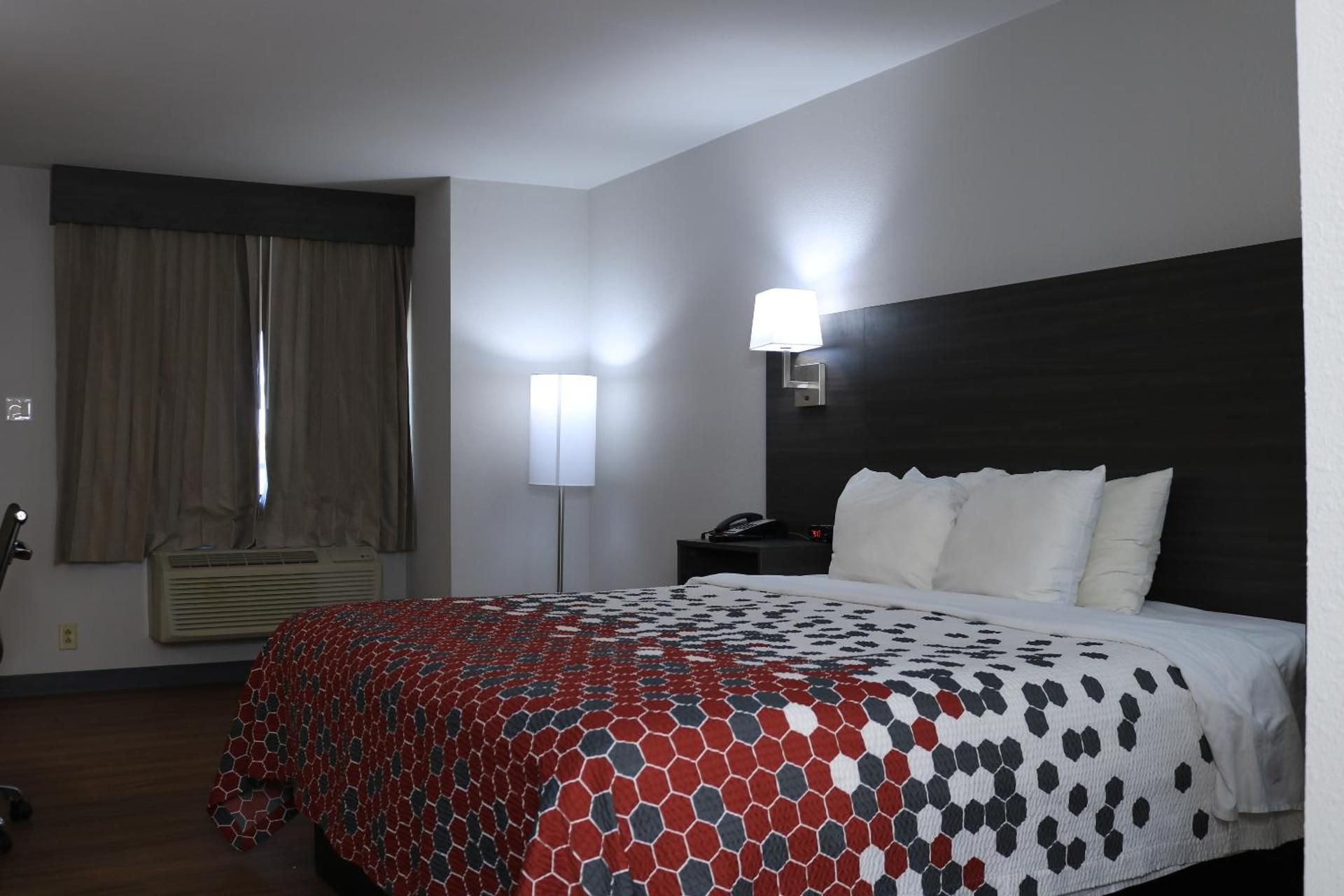 King Room - Disability Access/Non Smoking/Ground floor