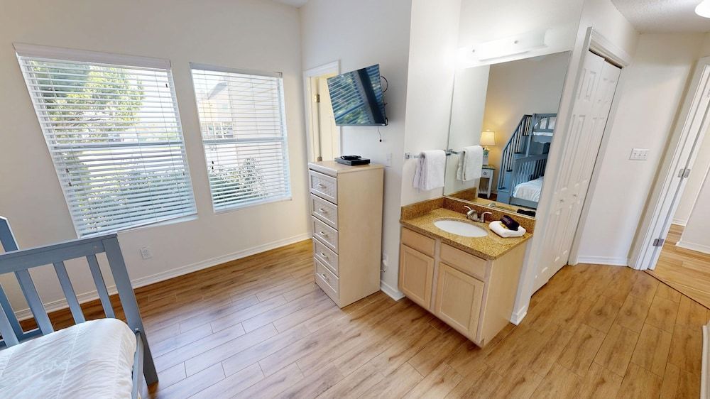 Condo, 3 Bedrooms