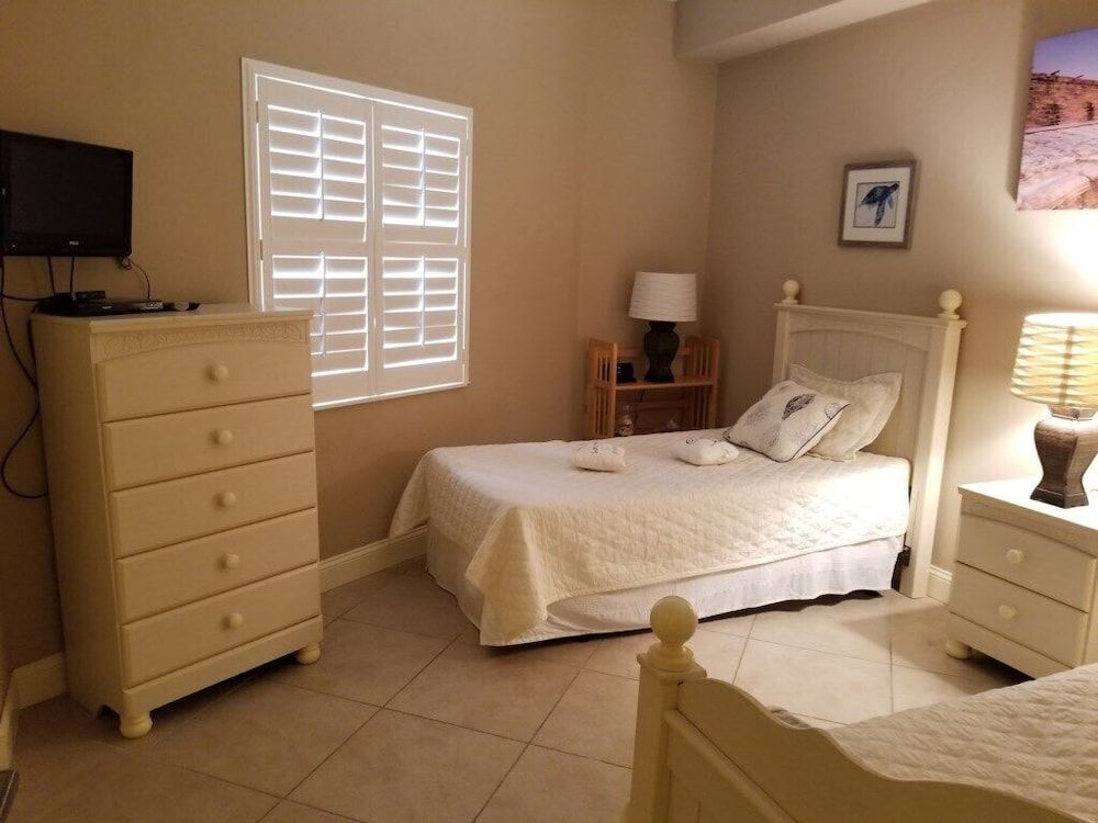 Condo, 2 Bedrooms