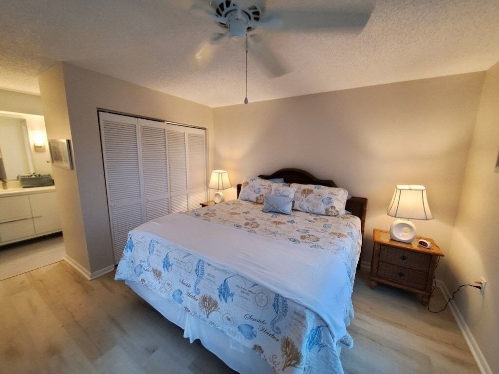 Condo, 2 Bedrooms