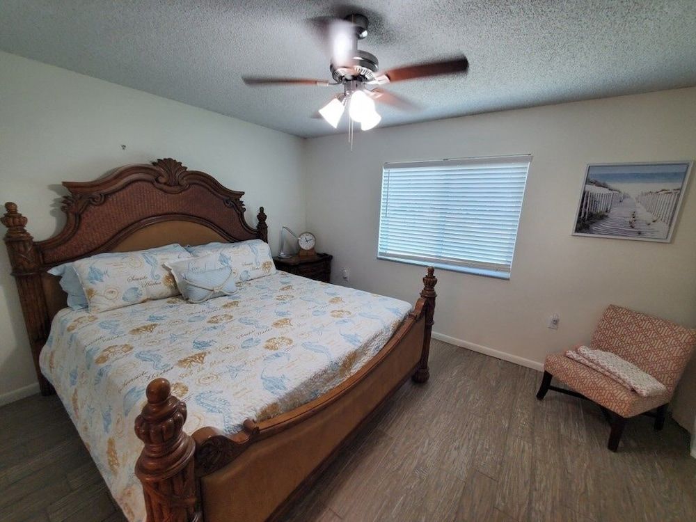 Condo, 2 Bedrooms
