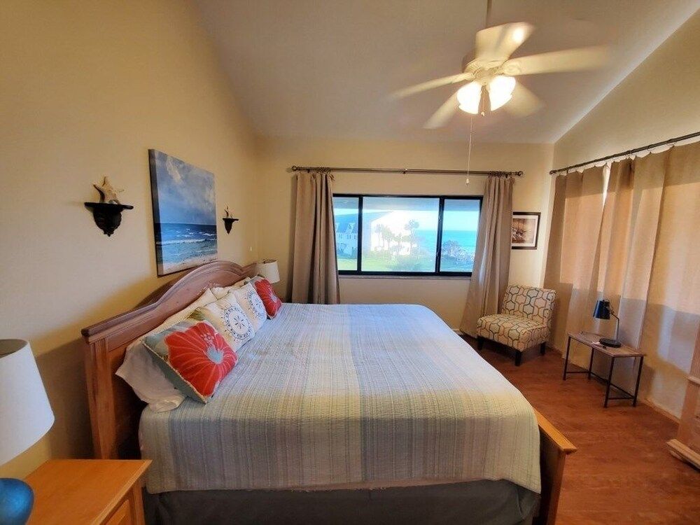 Condo, 2 Bedrooms