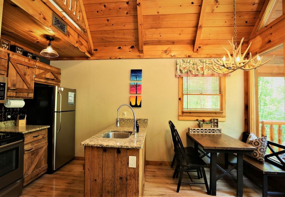 Always & Forever 1 Bedroom Cabin by RedAwning Cabin, 1 Bedroom 8