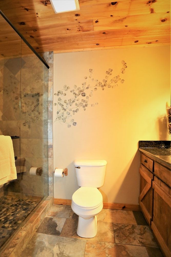 Always & Forever 1 Bedroom Cabin by RedAwning Cabin, 1 Bedroom 17