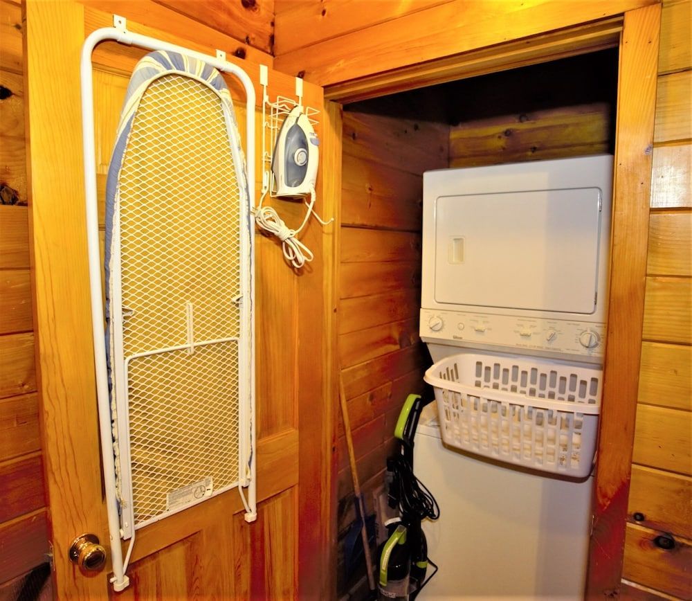 Always & Forever 1 Bedroom Cabin by RedAwning Cabin, 1 Bedroom 14