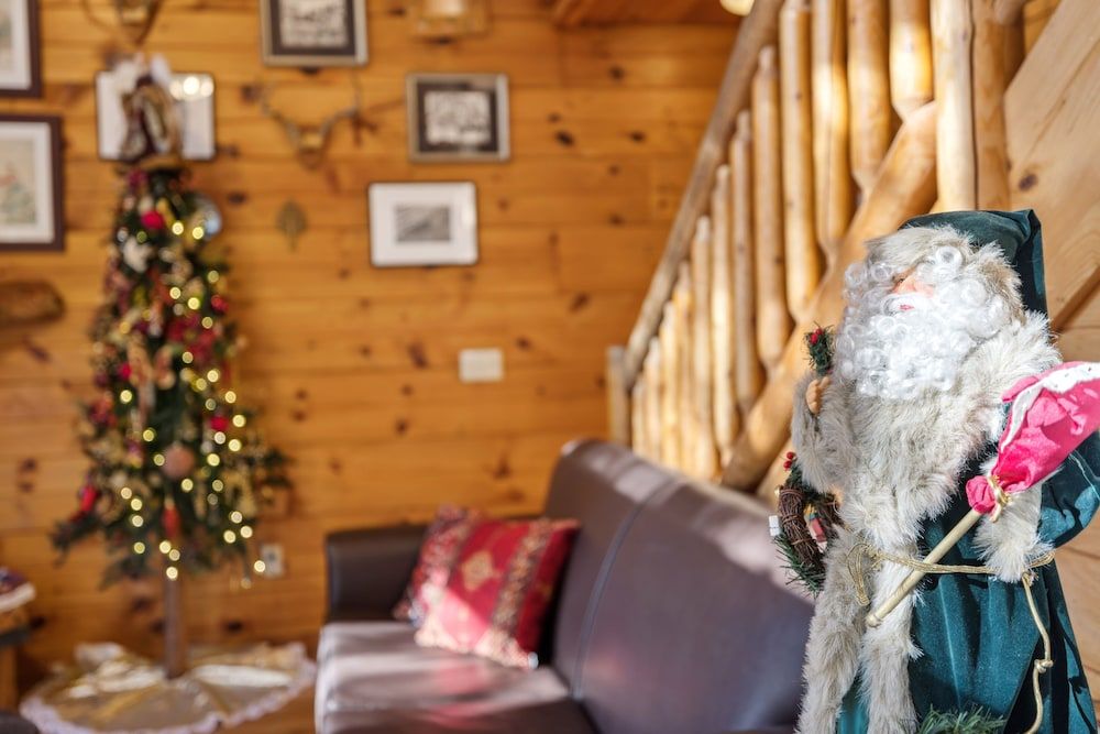 Always & Forever 1 Bedroom Cabin by RedAwning Cabin, 1 Bedroom 27