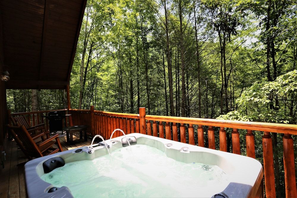 Always & Forever 1 Bedroom Cabin by RedAwning Cabin, 1 Bedroom 22