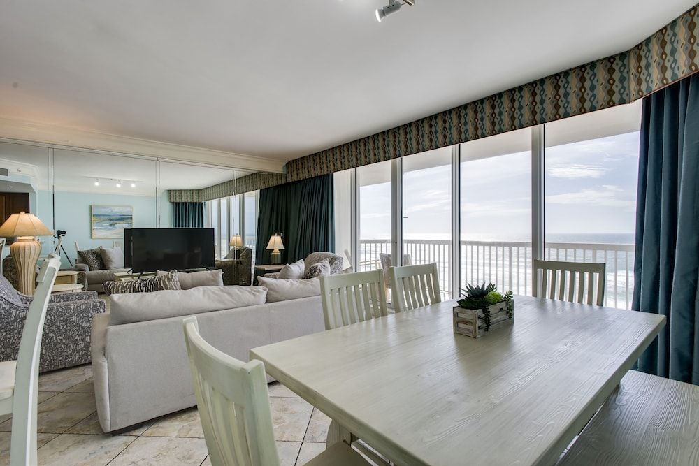 Condo, 3 Bedrooms