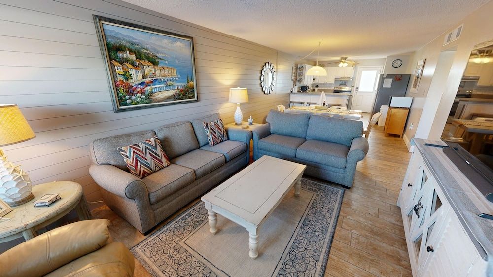 Condo, 2 Bedrooms