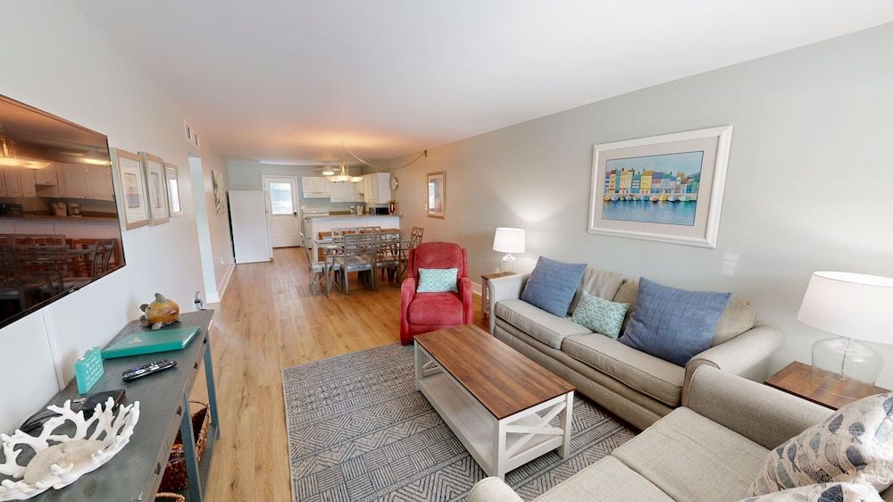 Condo, 2 Bedrooms