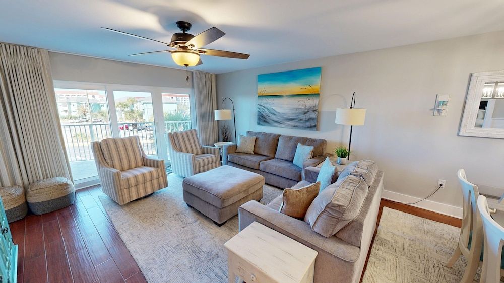 Condo, 2 Bedrooms