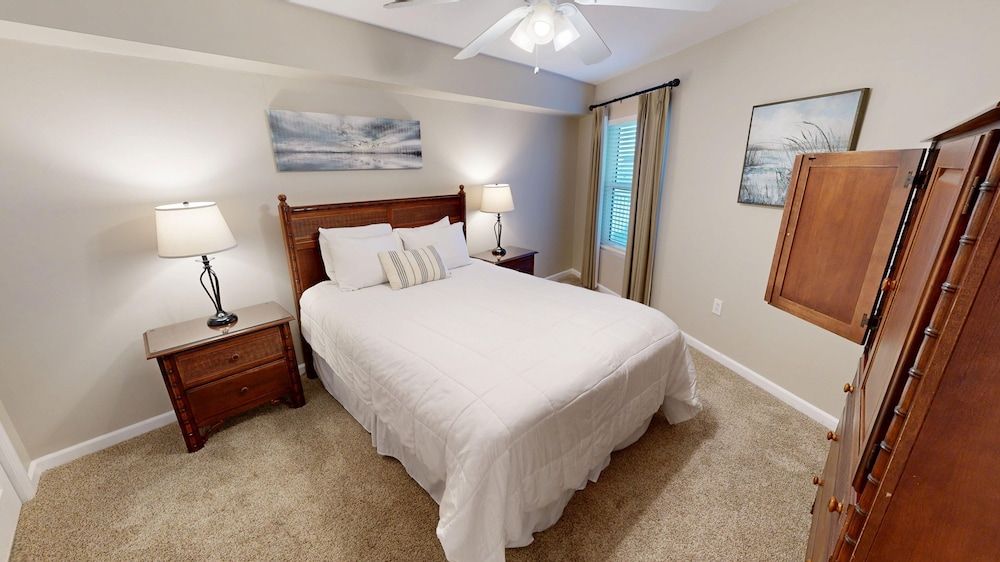 Condo, 2 Bedrooms