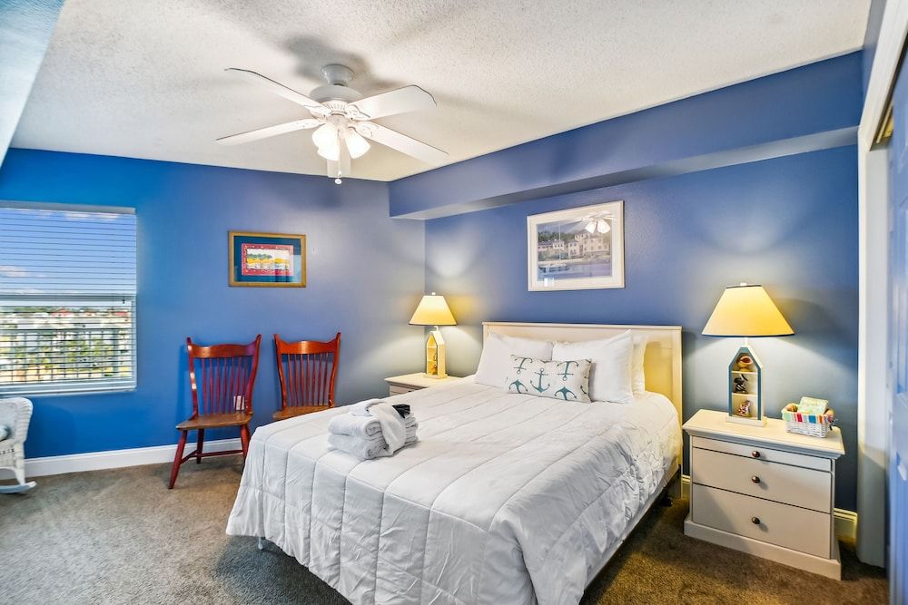 Condo, 2 Bedrooms