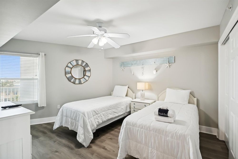 Condo, 2 Bedrooms