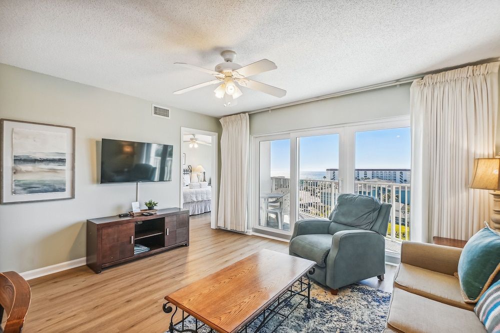 Condo, 2 Bedrooms