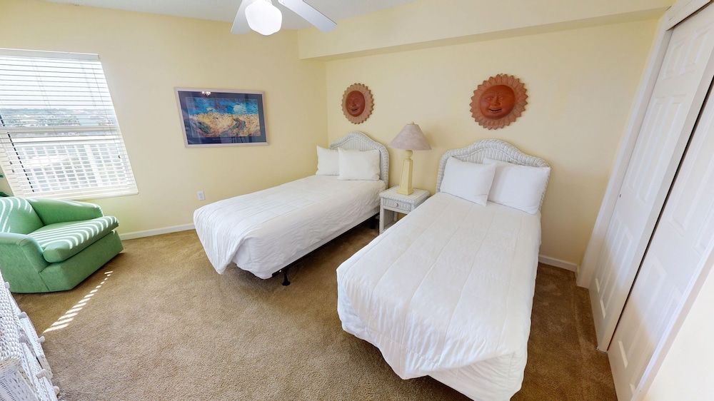 Condo, 2 Bedrooms