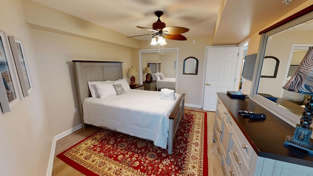 Condo, 2 Bedrooms