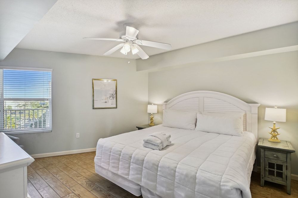 Condo, 2 Bedrooms