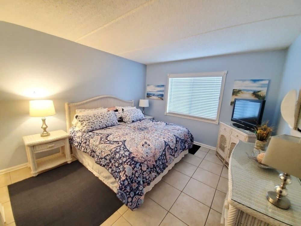 Condo, 2 Bedrooms