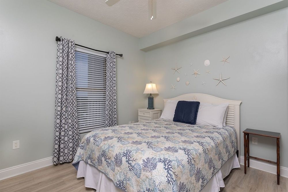 Condo, 2 Bedrooms
