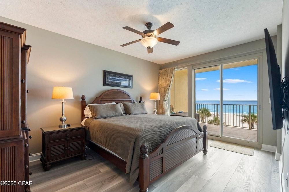 Condo, 2 Bedrooms