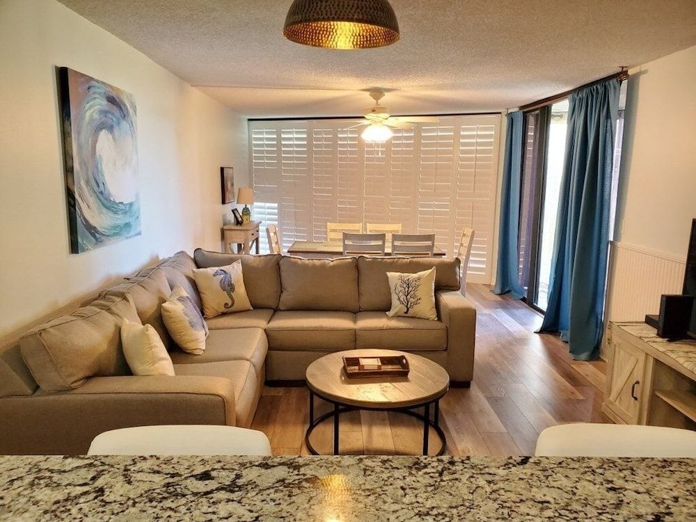 Condo, 2 Bedrooms